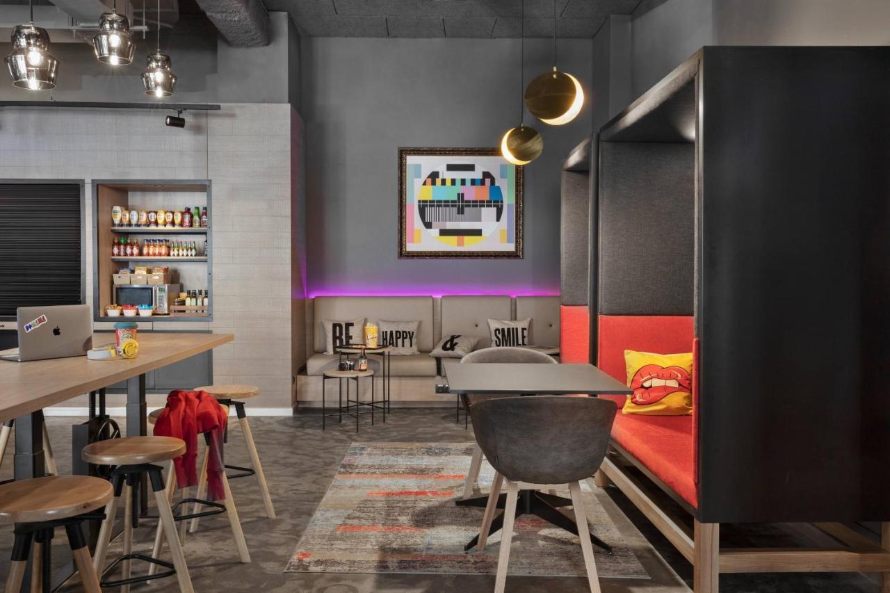 Moxy Bucharest Old Town Hotel Bagian luar foto